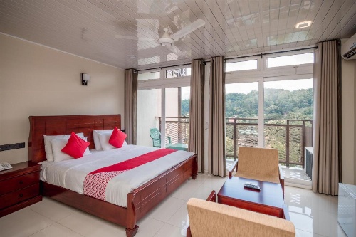 Janora Hills image 13